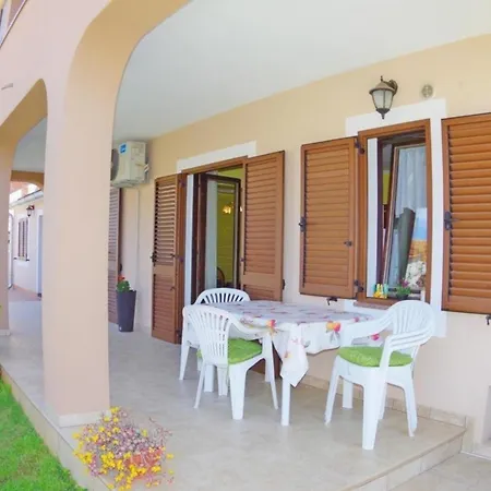 In Mit Grill, Garten Und Terrasse * بولا