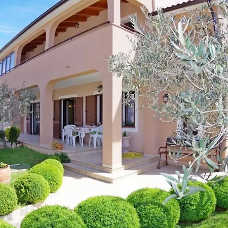 In Mit Grill, Garten Und Terrasse شقة *